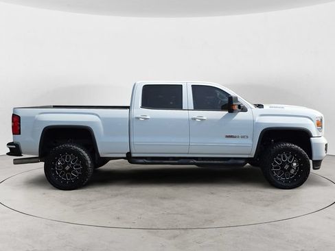Used 2018 GMC Sierra 2500 SLT w/ Duramax Plus Package AWD/4WD image 4