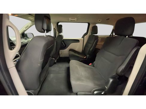 Used 2017 Dodge Grand Caravan SE FWD image 15