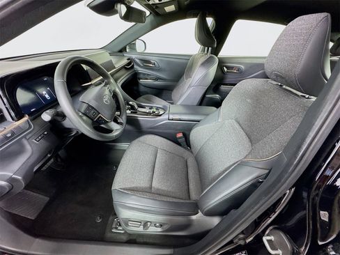 Used 2024 Toyota Crown XLE image 18