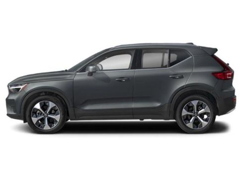 Used 2025 Volvo XC40 B5 Core image 34