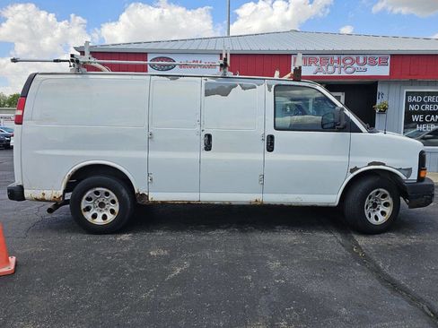 Used 2010 Chevrolet Express 1500 RWD image 5