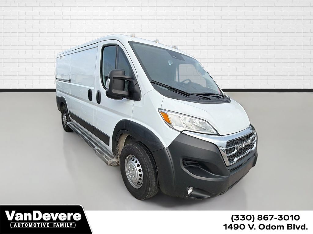 Used 2025 RAM ProMaster 2500 w/ U-Haul Equipment Group FWD image 1