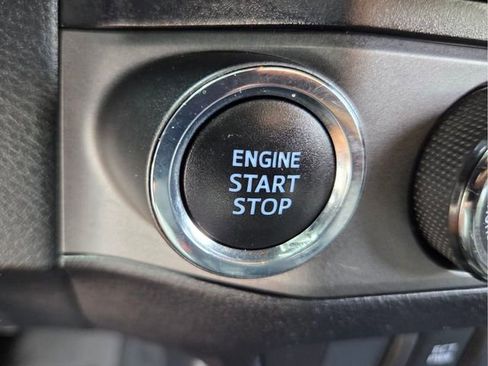 Used 2021 Toyota Tacoma TRD Off-Road AWD/4WD image 28