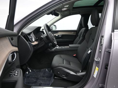 New 2026 Volvo XC90 B5 Plus w/ Protection Package AWD/4WD image 21