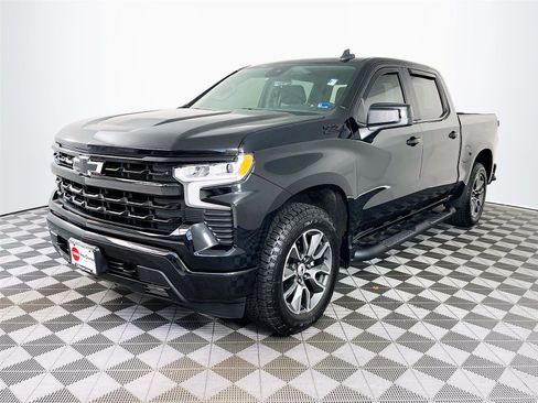 Used 2023 Chevrolet Silverado 1500 RST w/ Z71 Off-Road Package image 3