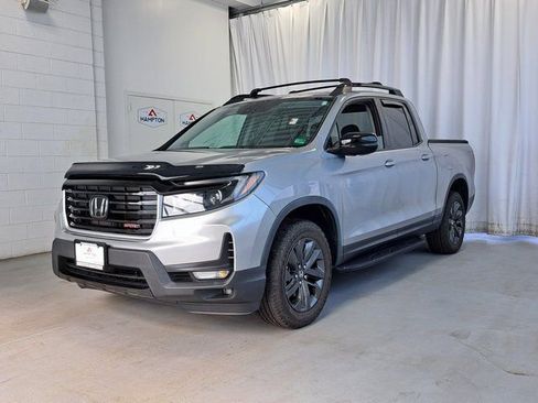Used 2023 Honda Ridgeline Sport image 2