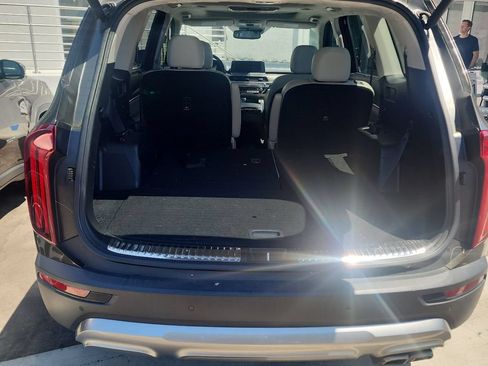 Used 2020 Kia Telluride SX w/ SX Prestige Package AWD/4WD image 4
