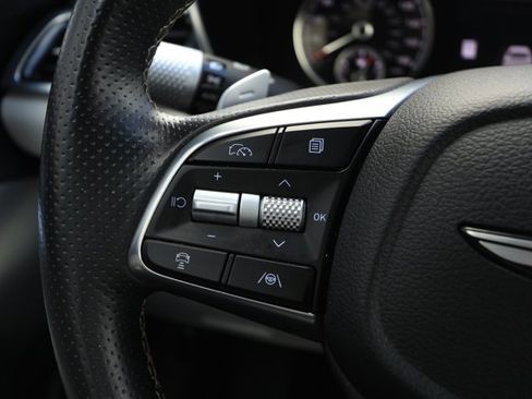 Used 2025 Genesis G70 2.5T image 13