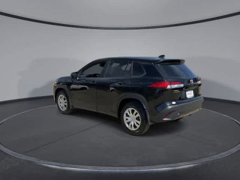 Used 2024 Toyota Corolla Cross L image 6