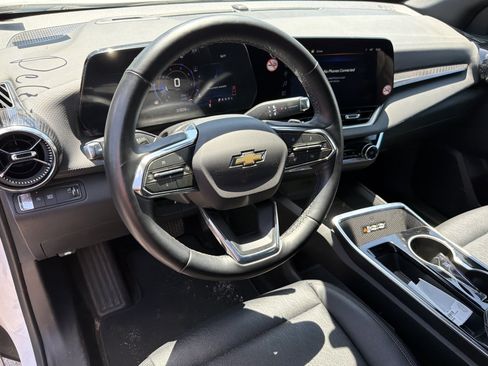 Used 2025 Chevrolet Equinox LT w/ Convenience Package II FWD image 35