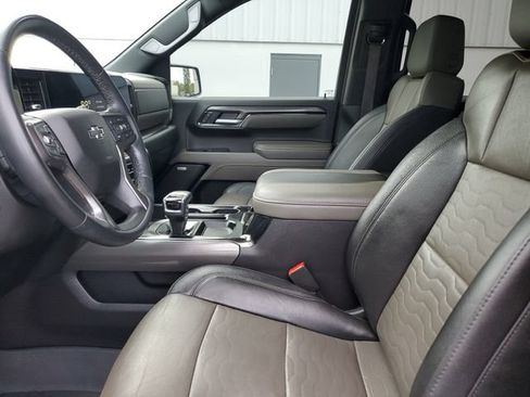 Used 2023 Chevrolet Silverado 1500 ZR2 w/ Technology Package AWD/4WD image 19