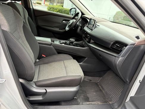 Certified 2022 Nissan Rogue SV image 18