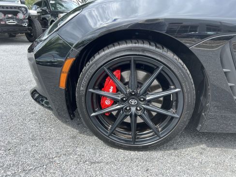 Used 2025 Toyota GR86 Premium w/ Performance Package RWD image 12