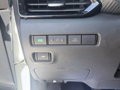 Used 2024 Nissan Sentra SV image 21