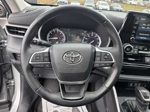 Used 2022 Toyota Highlander XLE image 15