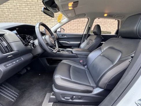 Used 2022 Nissan Pathfinder SL w/ SL Black Package image 15