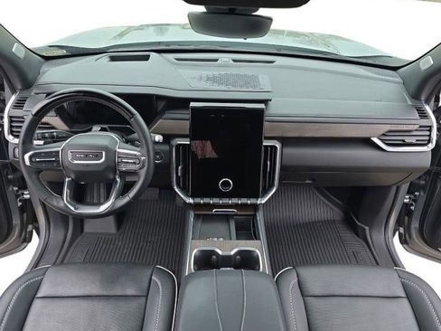 Used 2024 GMC Acadia Denali w/ Super Cruise Package AWD/4WD image 3