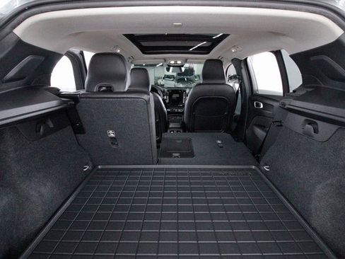 Certified 2025 Volvo XC40 B5 Core w/ Protection Package Premier image 29