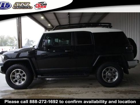 Used 2013 Toyota FJ Cruiser 4WD w/ Upgrade Pkg image 4