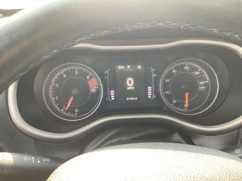Used 2017 Jeep Cherokee Latitude w/ Safety/Convenience Group FWD image 22