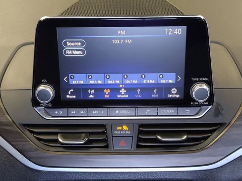 Used 2025 Nissan Altima 2.5 SV FWD image 25