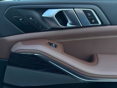 New 2026 BMW X7 M60i w/ Executive Package image 19