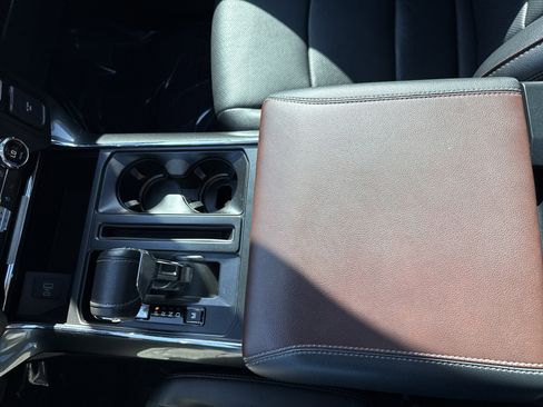 Used 2021 Ford F150 Lariat w/ Equipment Group 502A High image 25