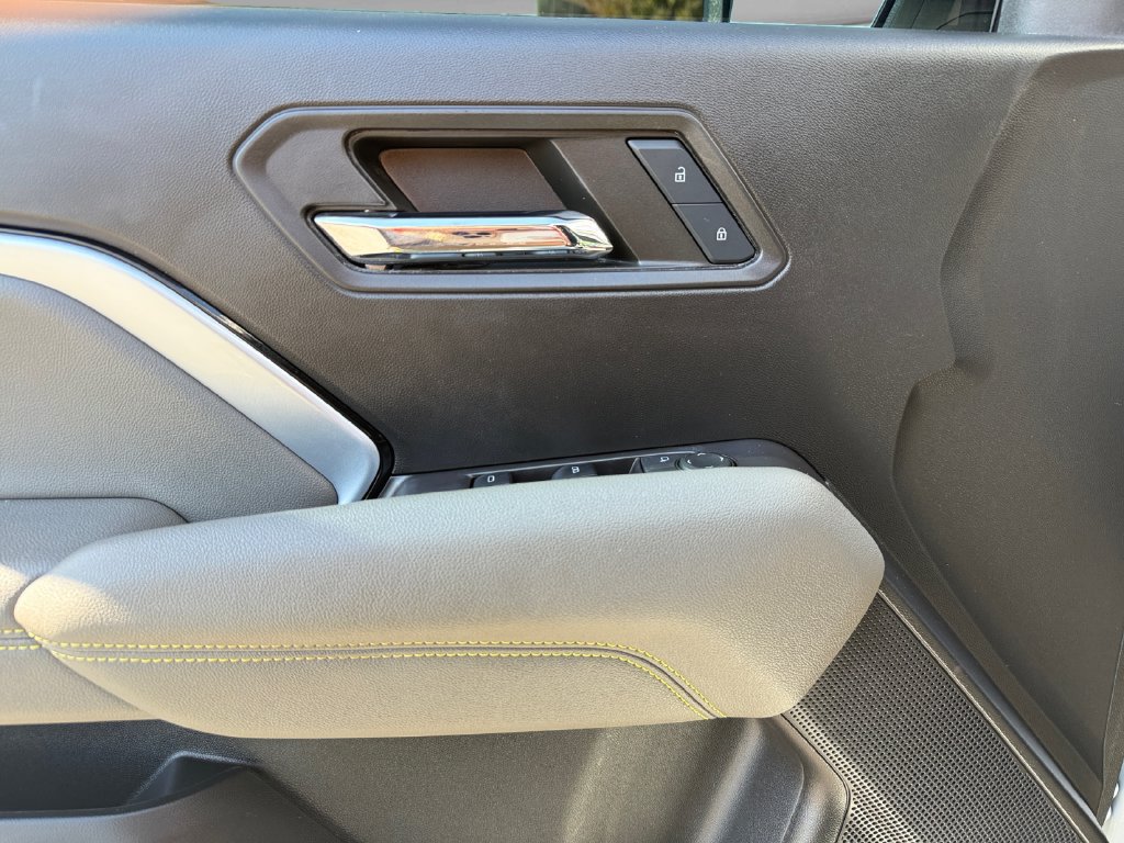 Used 2024 Chevrolet Colorado ZR2 AWD/4WD image 11