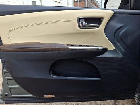 Used 2014 Toyota Avalon XLE Premium image 12