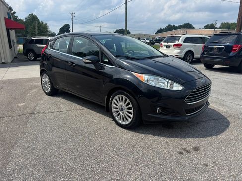 Used 2014 Ford Fiesta Titanium w/ Exterior Protection Package FWD image 5