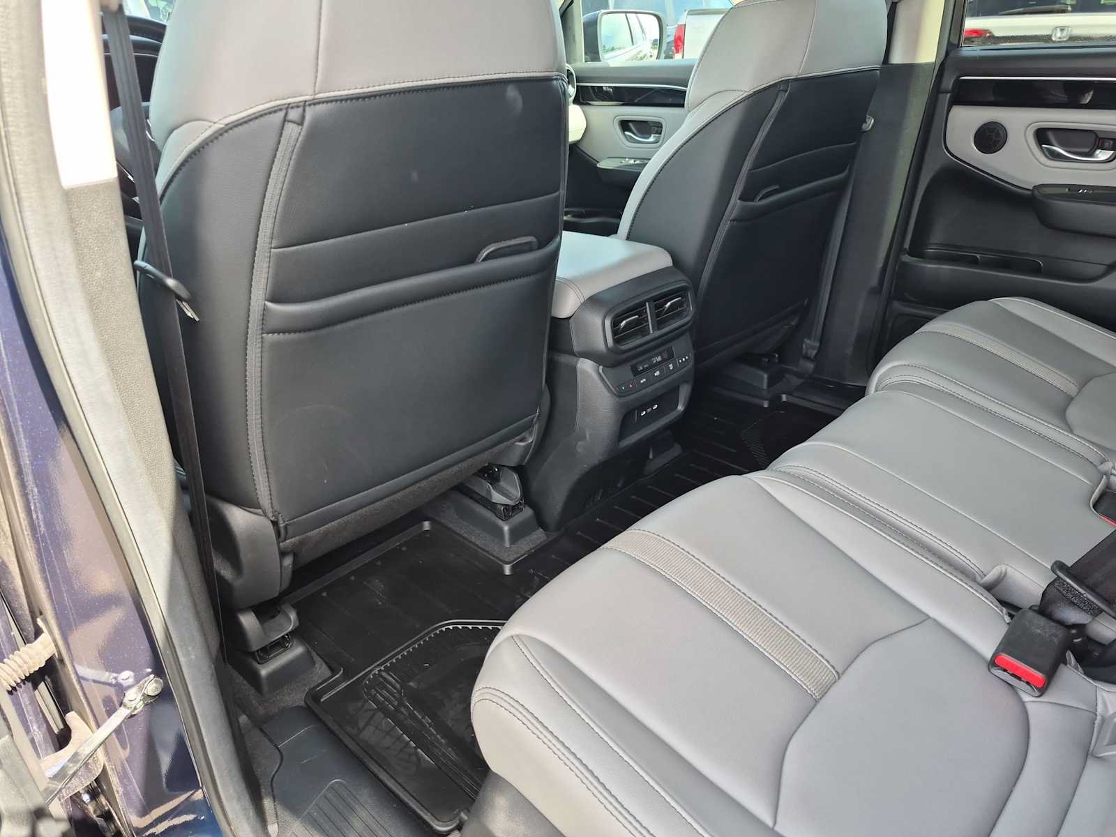 Certified 2025 Honda Pilot EX-L image 17