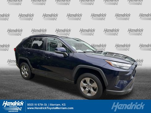 Used 2022 Toyota RAV4 XLE AWD/4WD image 1