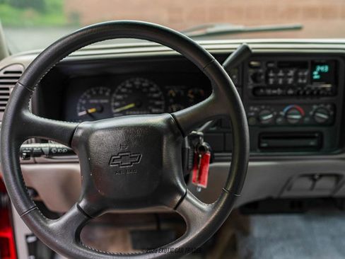 Used 1999 Chevrolet Tahoe LS image 31