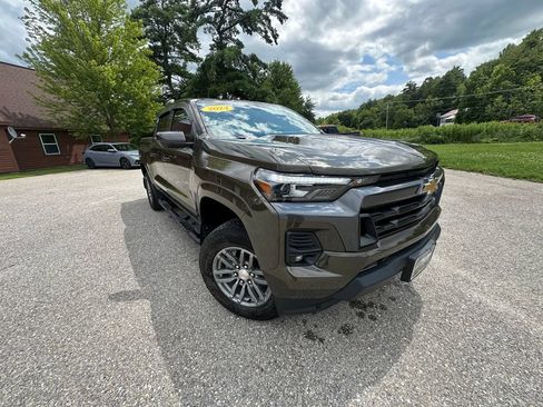 Used 2024 Chevrolet Colorado LT w/ LT Convenience Package III AWD/4WD image 7