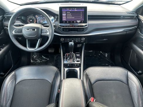 Used 2022 Jeep Compass Trailhawk image 10