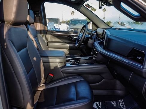 Used 2025 Chevrolet Tahoe Z71 AWD/4WD image 20
