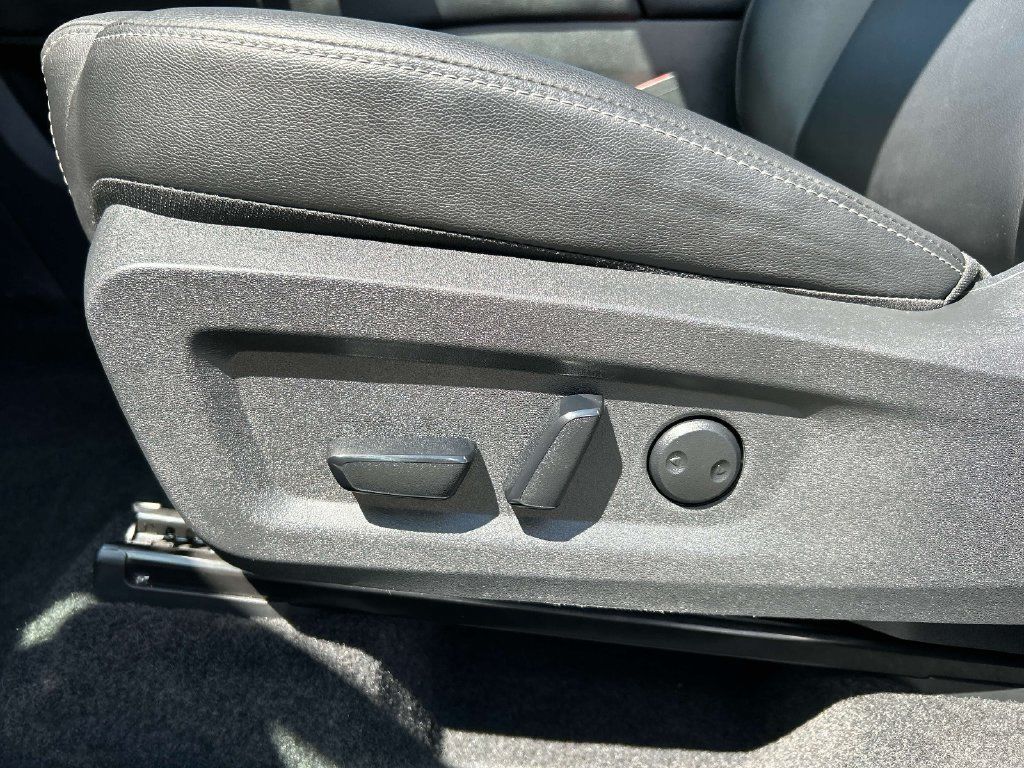 Certified 2025 Nissan Murano SL w/ Cargo Package AWD/4WD image 19
