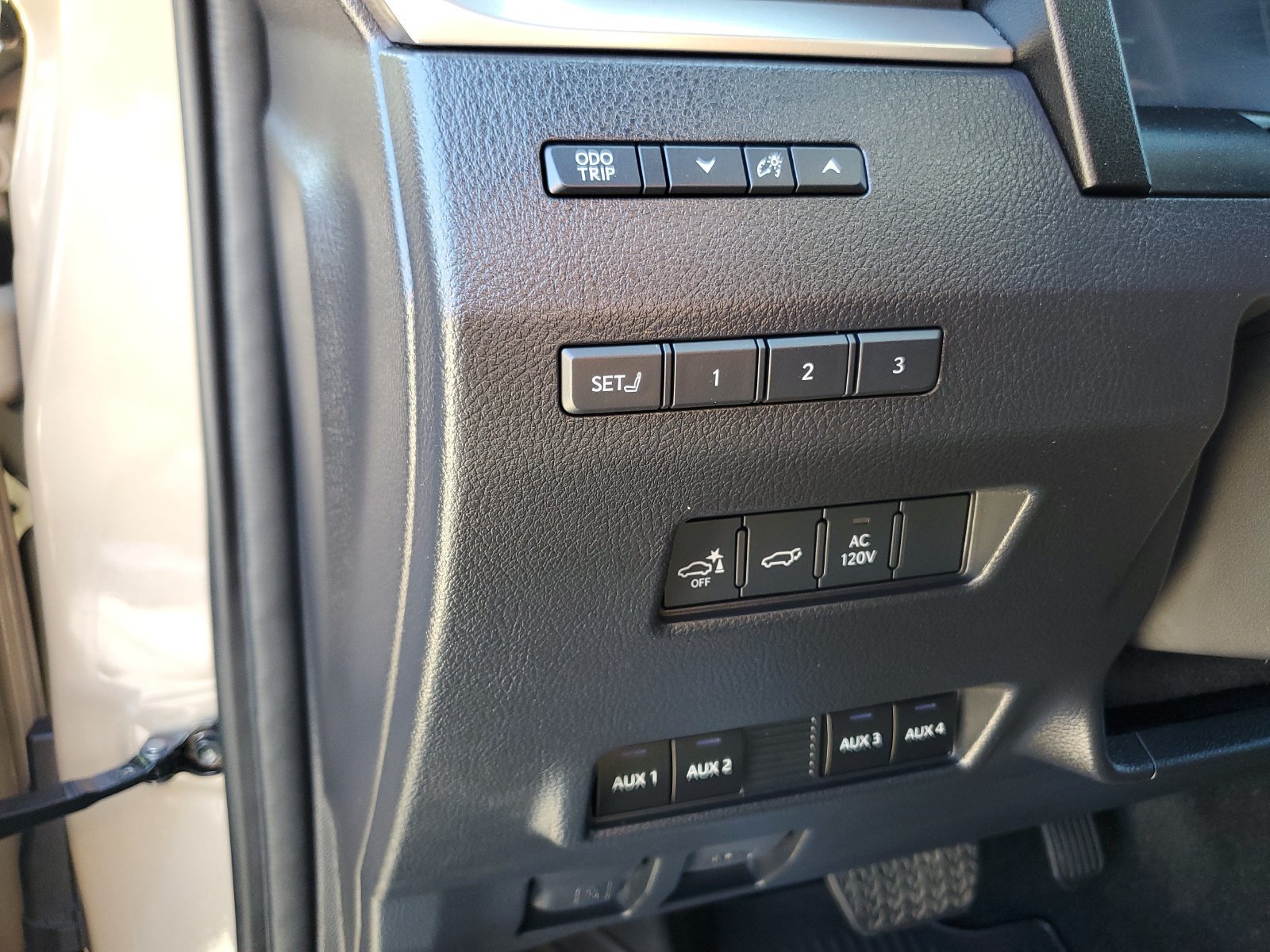 Used 2026 Lexus GX 550 w/ Accessory Package (32) AWD/4WD image 22