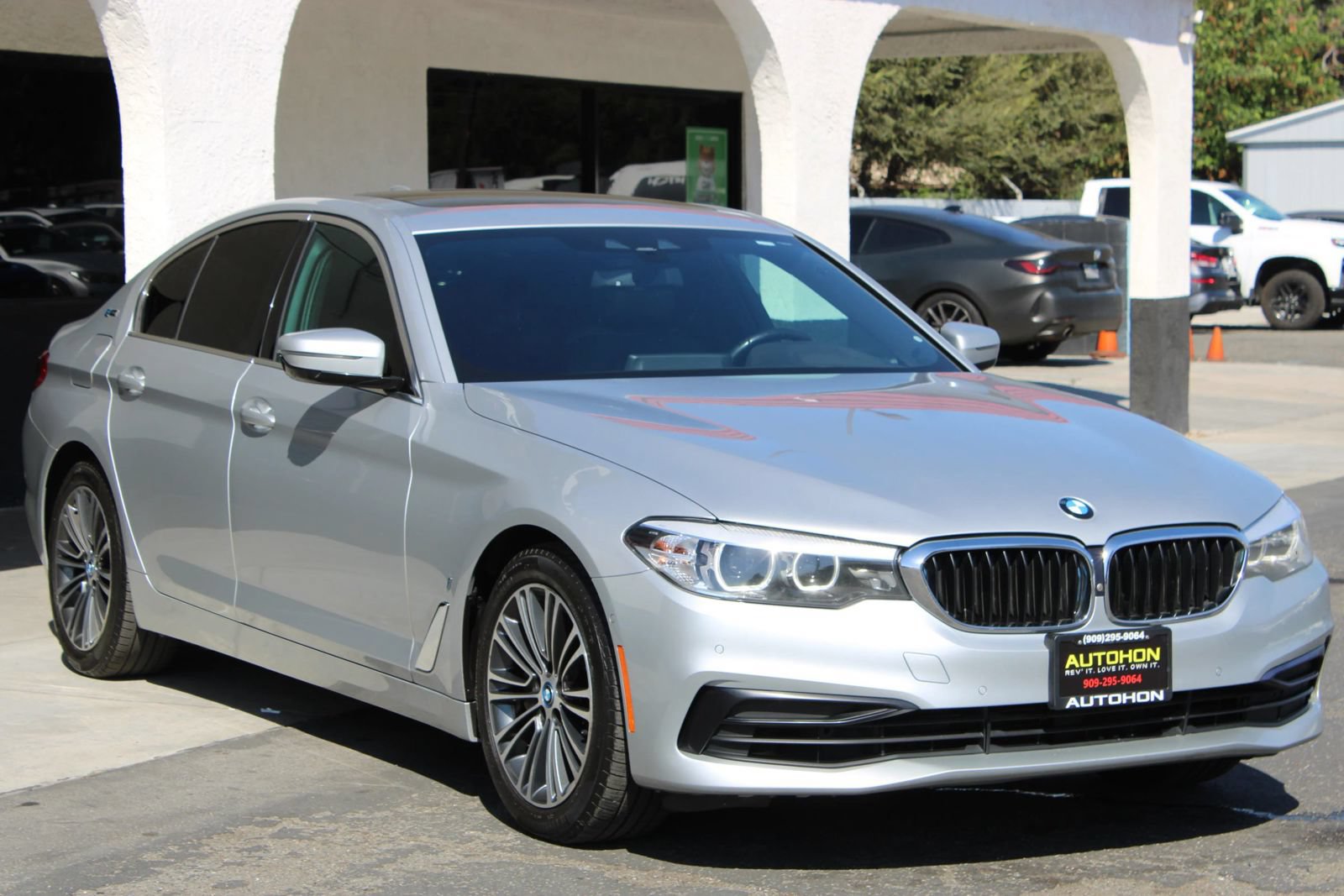 Used 2019 BMW 530e w/ Premium Package RWD image 31