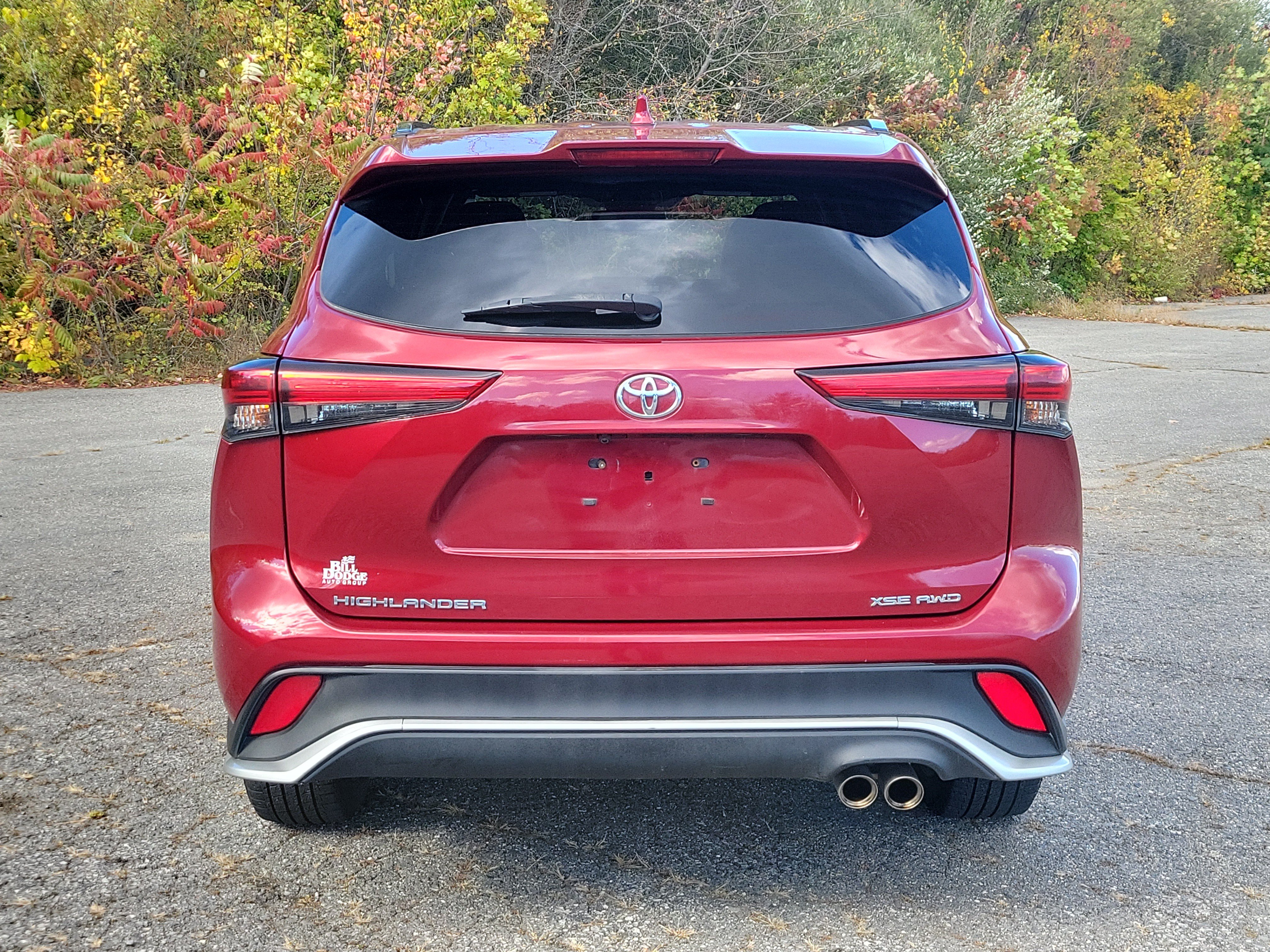 Used 2021 Toyota Highlander XSE AWD/4WD image 6