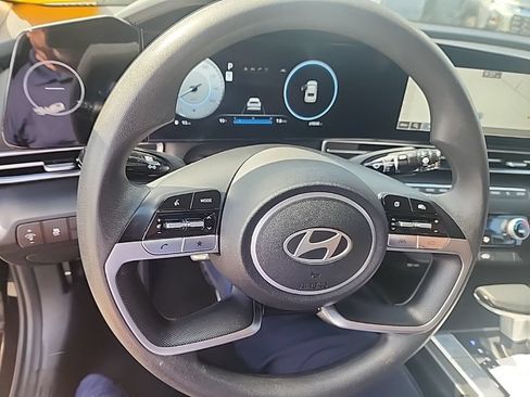Used 2024 Hyundai Elantra SEL FWD image 6