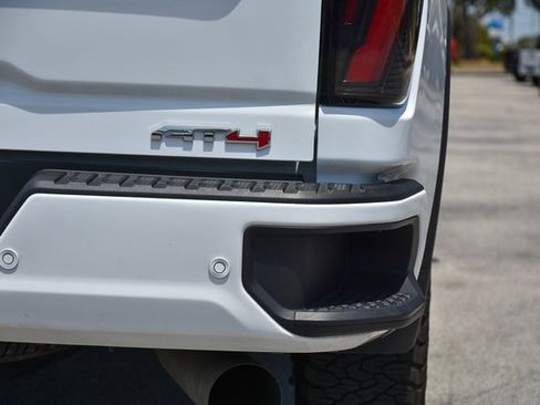 Used 2024 GMC Sierra 2500 AT4 image 24