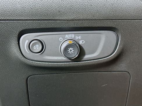 Used 2024 Buick Encore GX Sport Touring FWD image 17