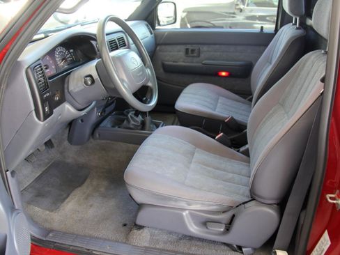 Used 2000 Toyota Tacoma 4x4 Regular Cab image 10