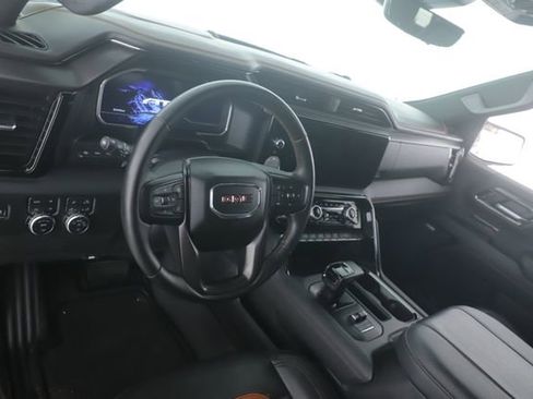 Used 2024 GMC Sierra 1500 AT4 w/ Technology Package AWD/4WD image 17