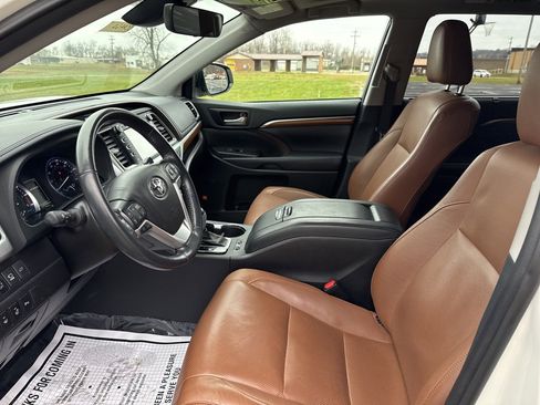Used 2019 Toyota Highlander Limited image 12