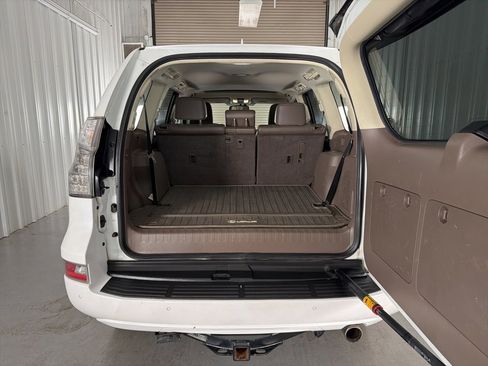 Used 2016 Lexus GX 460 Luxury image 8