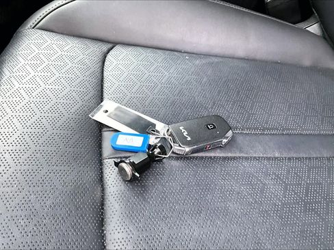 Used 2023 Kia Sorento S w/ Panoramic Sunroof Package image 15