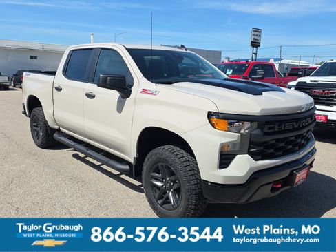 New 2026 Chevrolet Silverado 1500 Custom Trail Boss AWD/4WD image 2