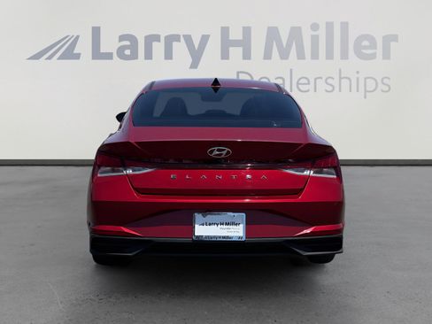 Used 2023 Hyundai Elantra SEL w/ Convenience Package FWD image 4